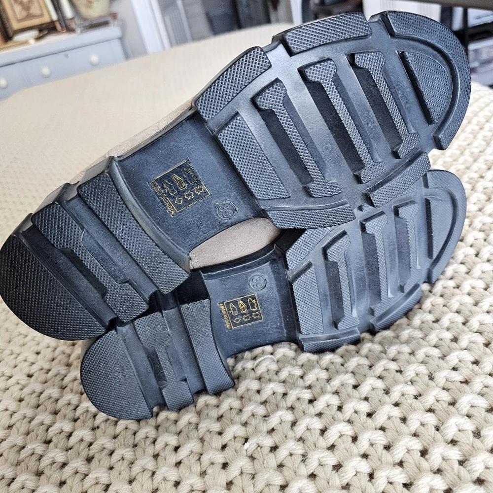 Free People Brooks Lug Chelsea Boots. Size 39 - US 9, NIB - Picture 11 of 16